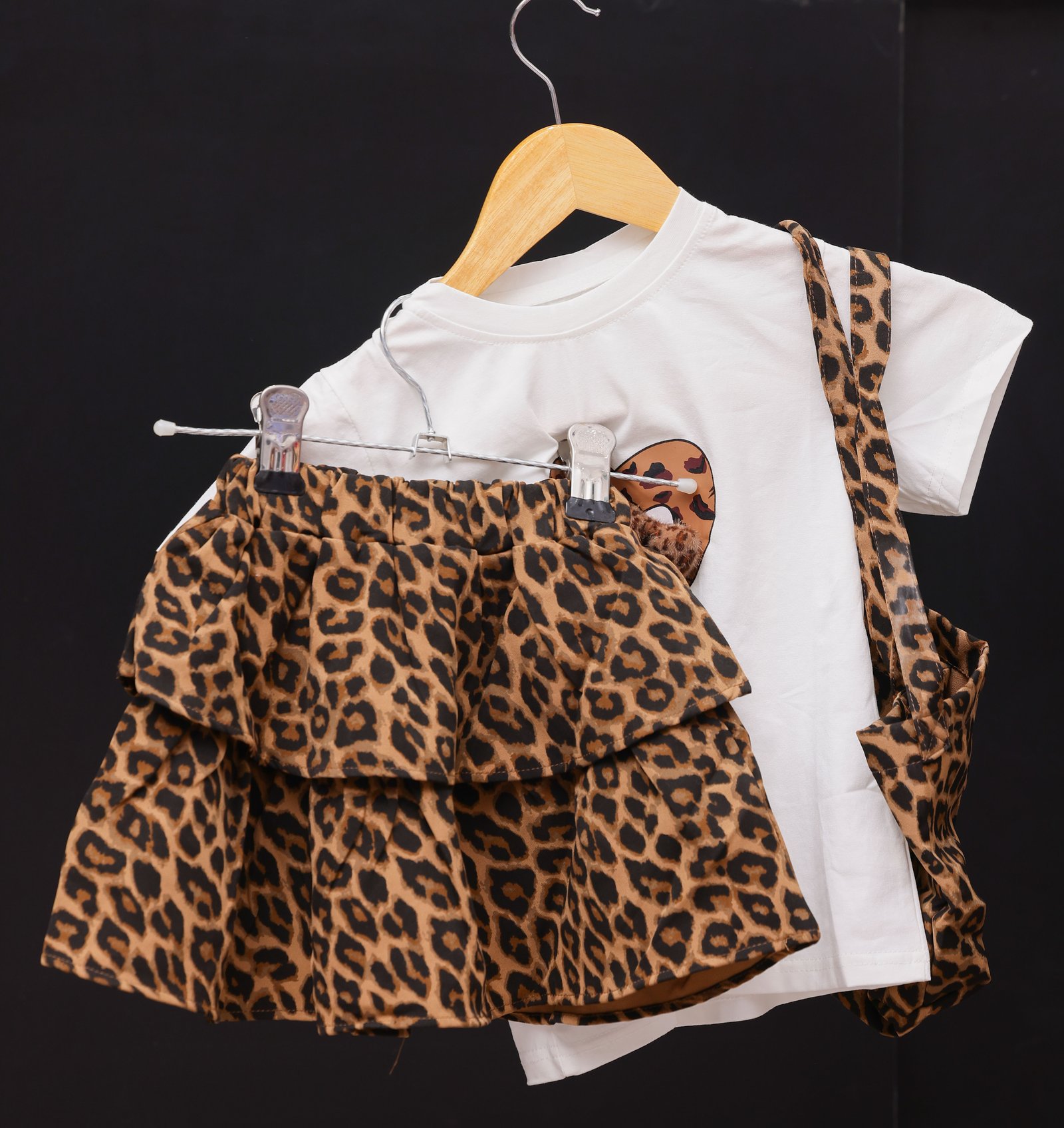 Chemise, jupe et sac